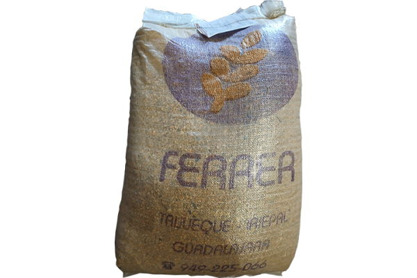 Saco de pienso para gallinas ponedoras. Cereales Ferrer